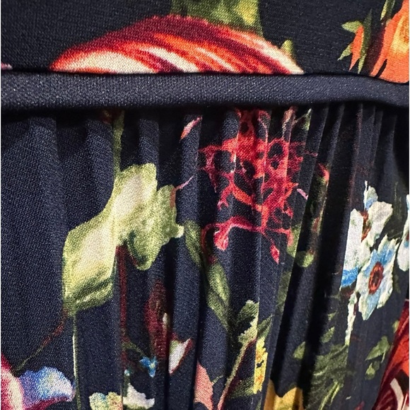 Maggy London Navy floral dress petite size 10P - Picture 9 of 12